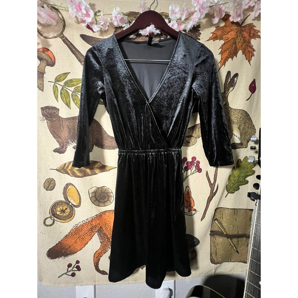 H&M Divided Dress Womens 0 Black Excellent Velvet Wrap V-Neck 3/4 Sleeve Mini